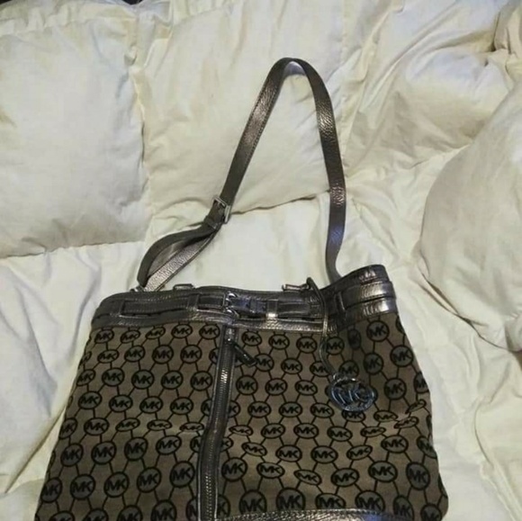 MK purse - Picture 2 of 5